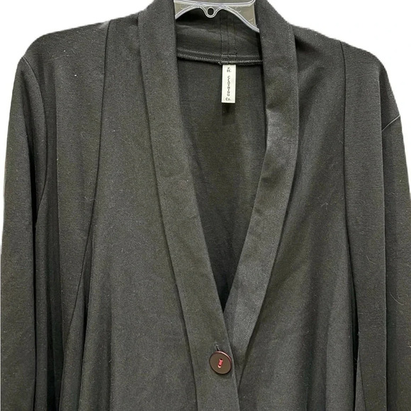 F. H. Clothing Co. Women’s Black One Button Cardigan Top Size Medium - Picture 2 of 10